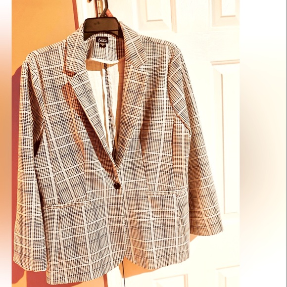 Simply Emma Size 3X Gorgeous Jacket . The Nice and Classy Jacket . - Picture 7 of 7